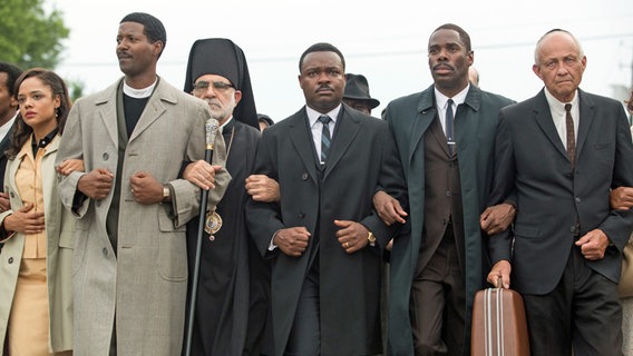 Martin Luther King (David Oyelowo, Mitte) führt den Marsch der Bürgerrechtler von Selma nach Montgomery an. © NDR/Degeto © MMXIV Paramount Pictures. All Rights Reserved. 