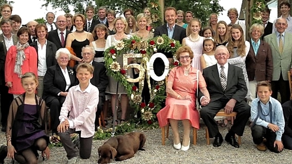 Eine große Familienfeier zum 50. Hochzeitstag  