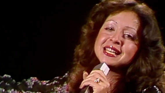 Wer ist die Nummer 1? Das große Finale beim großen Hit-Countdown der 70er-Jahre mit Stars wie Vicky Leandros (Foto), Albert Hammond, City und vielen anderen. © rbb 