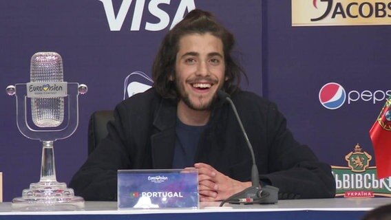 ESC-Gewinner Salvador Sobral auf der Pressekonferenz in Kiew  