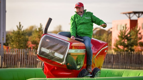 Ganz in seinem Element - Till Demtröder beim Bullriding.  