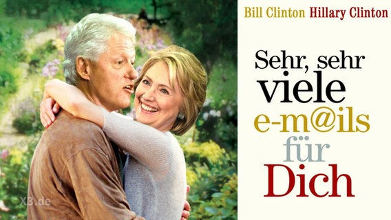 Ein Filmposter mit Hillary und Bill Clinton.  