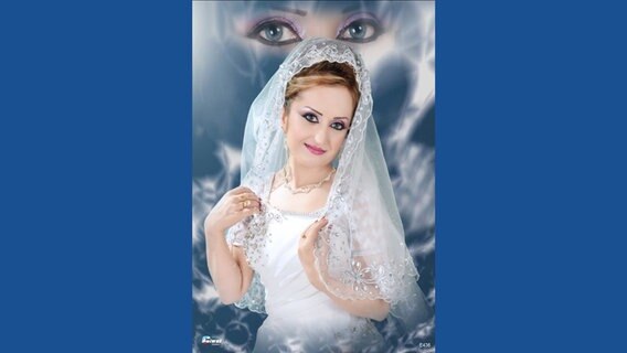 Hochzeitsfoto von Mariam Taramoush. Im Hintergrund (Fotomontage) sieht man eine Detailaufnahme ihrer Augen. © NDR Foto: Nadia Yaqub