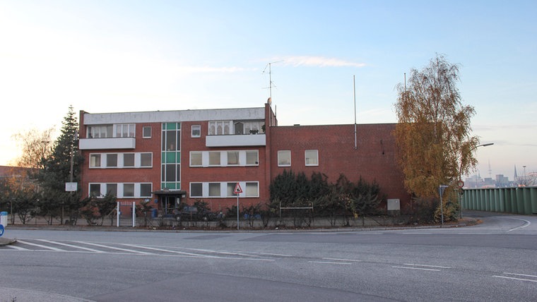 Das Wohnhaus des letzten Hafenbewohners auf der Veddel beim Überseezentrum. (Aufnahme von Dezember 2012) © NDR Foto: Daniel Sprenger