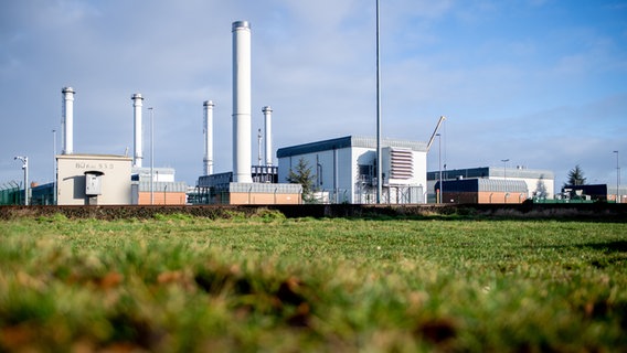 Technische Anlagen stehen auf dem Gelände des Erdgasspeichers Rehden der astora GmbH © picture alliance Foto: Hauke-Christian Dittrich