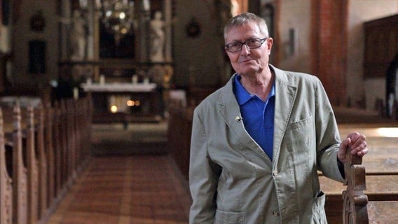 Auch in Wismar fanden die Gründer des Neuen Forums Unterstützer - unter anderem Pfarrer Manfred Harloff und den heutigen Bürgermeister Thomas Beyer. Auch in Wismar fanden die Gründer des Neuen Forums Unterstützer - unter anderem Pfarrer Manfred Harloff und den heutigen Bürgermeister Thomas Beyer. © NDR