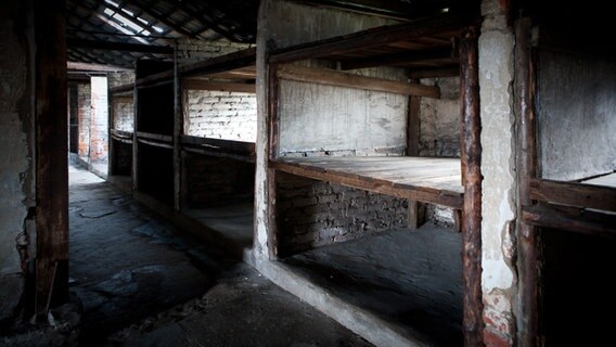 Baracken in der KZ-Gedenkstätte Auschwitz-Birkenau © NDR Foto: Christian Spielmann