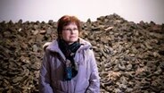 Halina Swiderska, Guide in der Gedenkstätte Auschwitz-Birkenau © NDR Foto: Christian Spielmann