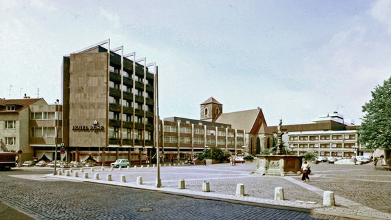 Innenstadt von Hildesheim vor dem Abriss des Hotels "Rose" in den 80er-Jahren. © Radio Bremen 