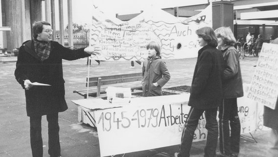Eberhardt Brandt bei einer Protestaktion für Arbeitszeitverkürzung in den 70er-Jahren. © Eberhardt Brandt 