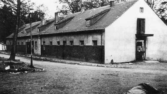 Ein historisches Foto eines Gebäudes des KZ Buchenwald Ein historisches Foto eines Gebäudes des KZ Buchenwald © Sammlung Gedenkstätte Buchenwald