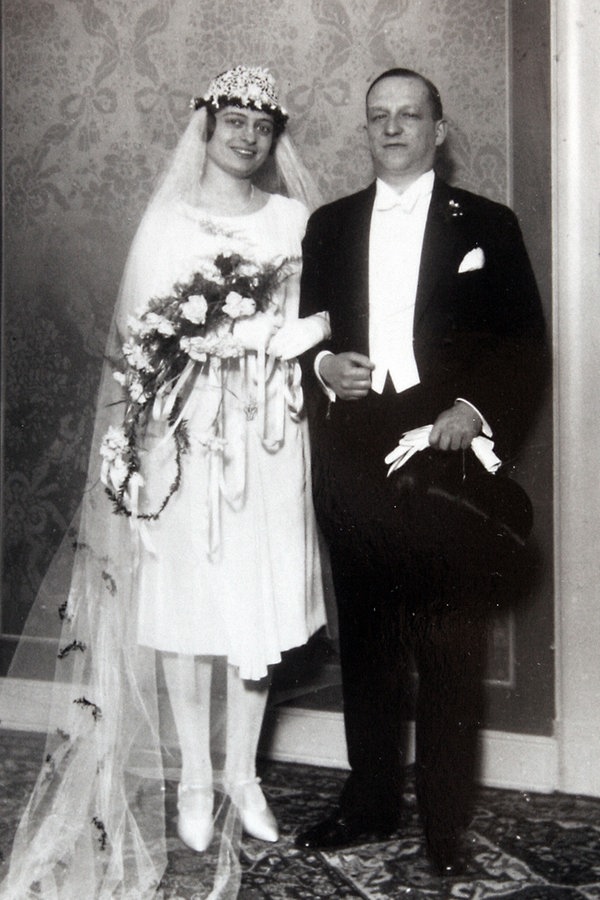 Hochzeitsfoto von Gertrude und John Hasenberg, den Eltern von Irene Butter. © privat 