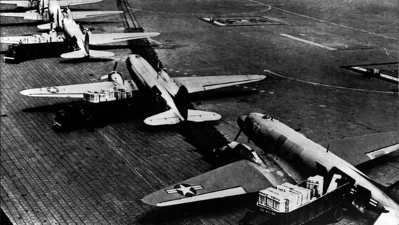 Flugzeuge auf einem Flughafen. © CARE/www.care.de 