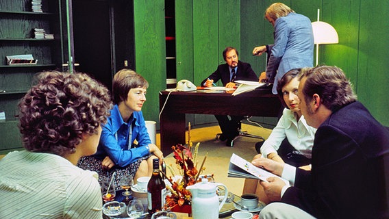 Mehrere Menschen sitzen in einem Büro im CCH. © Hamburg Messe und Congress 