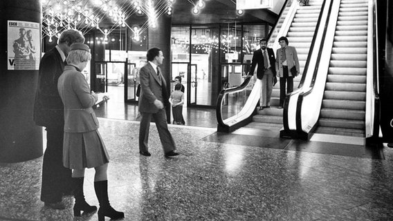 Blick auf die Rolltreppe im CCH in den 1970er-Jahren © Hamburg Messe und Congress-Archiv 