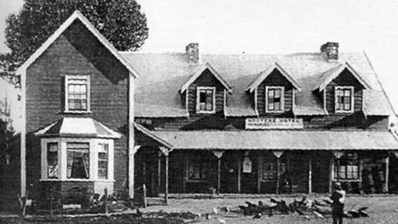 Das Gasthaus "Moutere Hotel" in Upper Moutere, Neuseeland, Ende des 19. Jahrhunderts. © Familie Paul Bensemann Foto: unbekannt