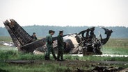 Das Wrack der Cessna, mit der Uwe Barschel 1987 abstürzte © picture-alliance/ dpa Foto: Werner Baum