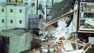 Zerstörte Schließfachanlage am Hamburger Hauptbahnhof nach einem Bombenanschlag am 13. September 1975  