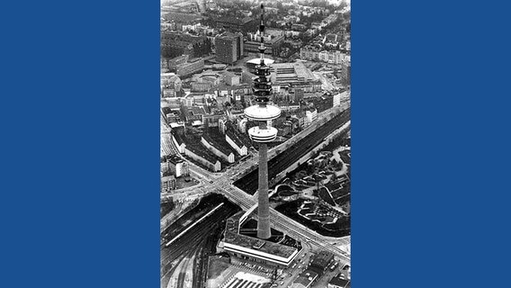 Luftaufnahme des Hamburger Fernsehturms aus dem Jahr 1975. © dpa / picture alliance Foto: Werner Baum