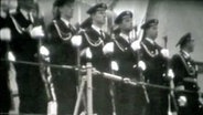 Soldaten auf einem Schiff -  Foto aus einem Film © Hanse Filmstudio Rostock 