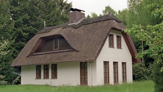 Das Haus in Garlstedt, in dem die Entführer Jan Philipp Reemtsma gefangen hielten © picture-alliance / dpa Foto: Kay Nietfeld