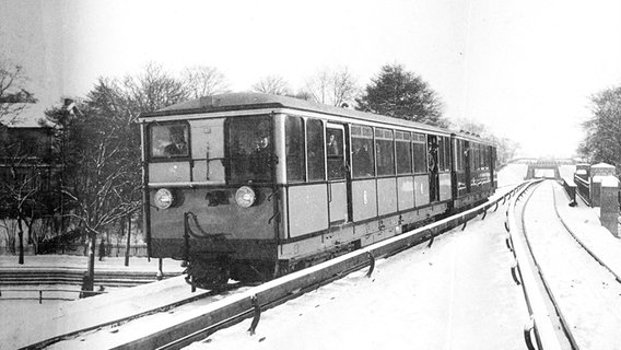 Triebwagen von 1911 © Hochbahn Hamburg 