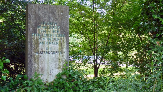 Kriegerdenkmal in Hamburg-Alsterdorf © NDR Foto: Irene Altenmüller