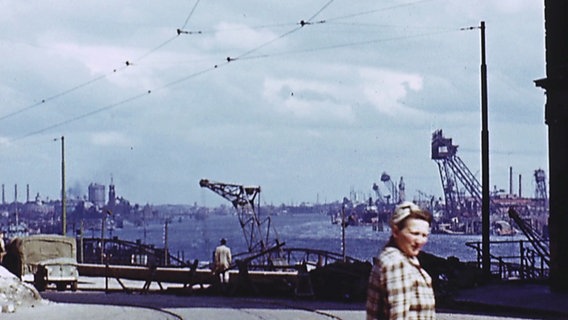 Bild des zerstörten Hamburg, gedreht vom späteren Hollywoodregisseur George Stevens. © NDR/SpiegelTV 