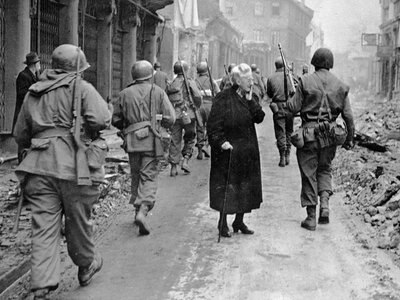 10 April 1945 Us Truppen Befreien Hannover Ndr De Geschichte Chronologie Kriegsende