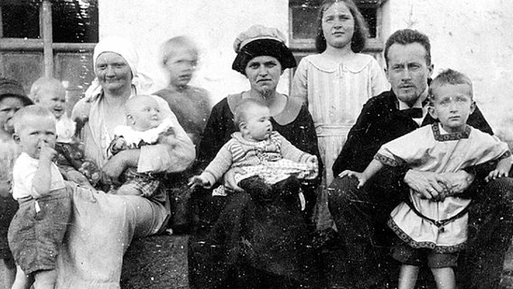 Familie Stellbrink mit ihren beiden Kindern Gerhard und Gisela 1926 in Brasilien. © privat 