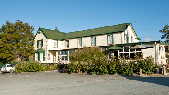 der Pub im von deutschen Siedlern gegründeten Dorf Upper Moutere in Neuseeland © NDR Foto: Angela Hachmeister