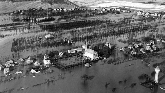 Luftaufnahme vom Hamburger Umland nach der Sturmflut 1962 © dpa/ picture alliance Foto: UPI