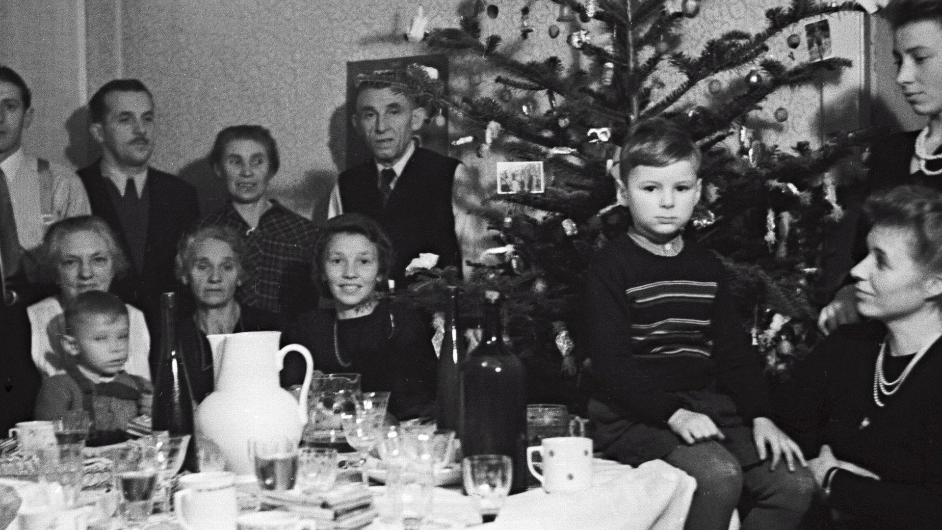 Weihnachten Nach Kriegsende 1945 Traumen In Trummern Ndr De Geschichte Chronologie