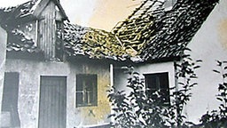 Haus der Nachbarn nach einem Bombenangriff 1940. Haus der Nachbarn nach einem Bombenangriff 1940. © Reinecke