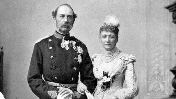 König Christian IX. mit seiner Frau Königin Luise. © Picture-Alliance / dpa 