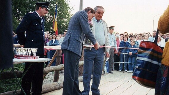 Brückenbau an der ehemaligen Grenze 1990. © Peter Sukiennik Foto: Peter Sukiennik