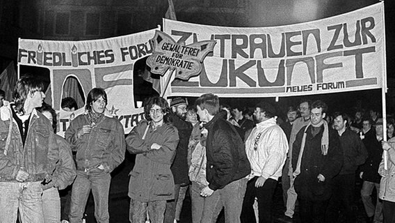 Demonstration in Rostock im Oktober 1989 © Roland Hartig Foto: Roland Hartig