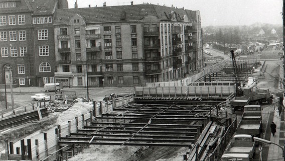 1964/1965: Arbeiten an der neuen U-Bahnstrecke mit der Haltestelle Lutterothstraße in Hamburg-Eimsbüttel © Hamburger Senat 