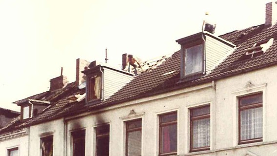 Das Haus in der Zeißstraße nach dem Brand. © Polizeimuseum Hamburg 