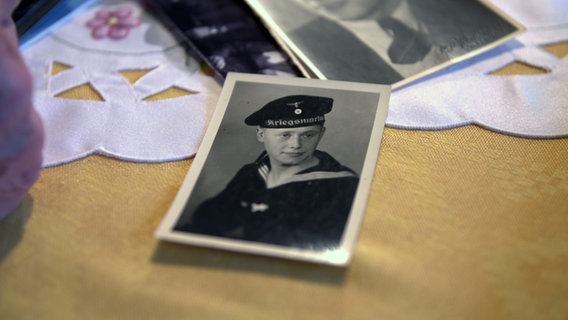 Horst Schön auf einem Foto als junger Marinesoldat  