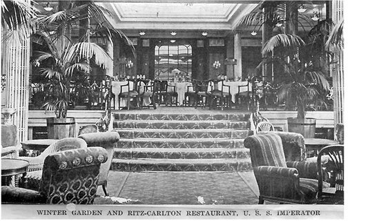 Der Wintergarten und das Ritz-Carlton-Restaurant auf dem "Imperator" © Naval History & Heritage Command, Washington, DC. 
