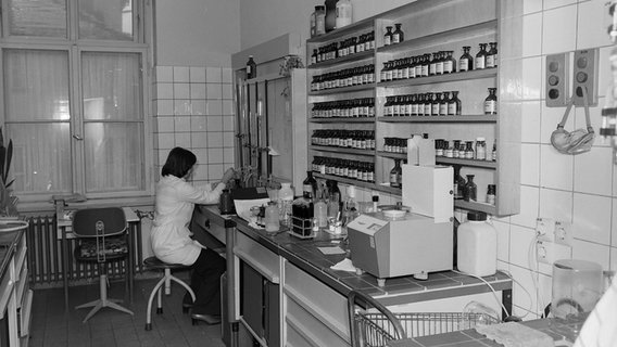 Klinikapotheke der Universität Jena 1979 © picture alliance / Universität Jena | Universität Jena 