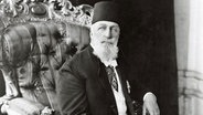 Porträt des letzten osmanischen Kalifen Abdülmecid II. © Jean Pascal Sébah, Public domain, via Wikimedia Commons 