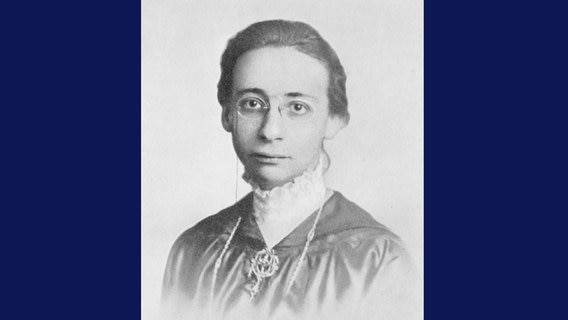 Agathe Lasch, erste Professorin an der Universität Hamburg  