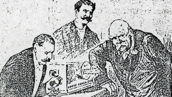 Reichskanzler Bismarck (rechts) hört im Jahr 1889 eine Phonographen-Aufnahme ab. © Archiv der Otto-von-Bismarck-Stiftung Friedrichsruh 