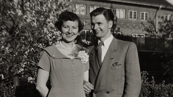 Hochzeitsfoto von Irmgard und Egon Eiben aus Wilhelmshaven von 1950. © Privat 