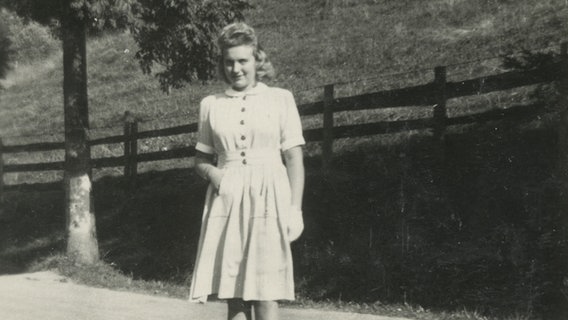 Ingrid Haerder aus Hamburg 1943 im Ettal. © privat 