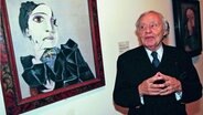 Sammler Heinz Berggruen vor seinem Lieblings-Picasso, "Dora Maar mit grünen Fingernägeln", im Stülerbau gegenüber von Schloß Charlottenburg. (11.10.2000) © picture-alliance / Berliner_Zeitung Foto: Christian Schulz