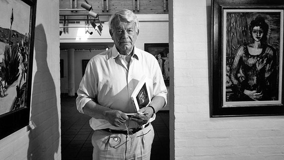 Henri Nannen 1990 in der Kunsthalle Emden © picture-alliance/KPA/Picture24 Foto: Joachim Giesel