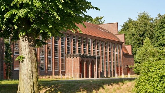 Blick auf die Lübecker Holstentorhalle © Musikhochschule Lübeck Foto: Thomas Radbruch